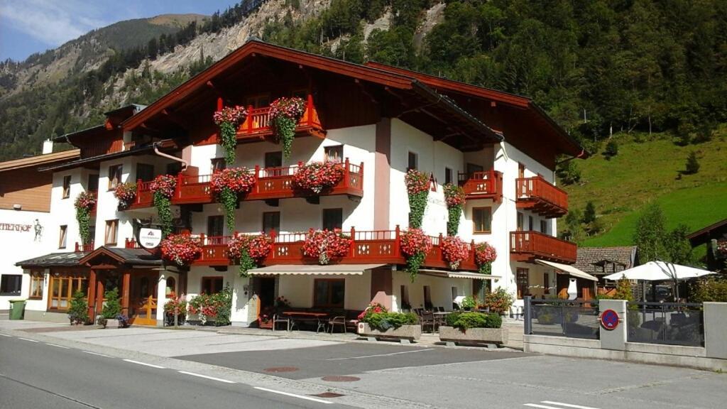 Hotel Unterkraemerhof Fusch an der Grossglocknerstrasse Exterior foto